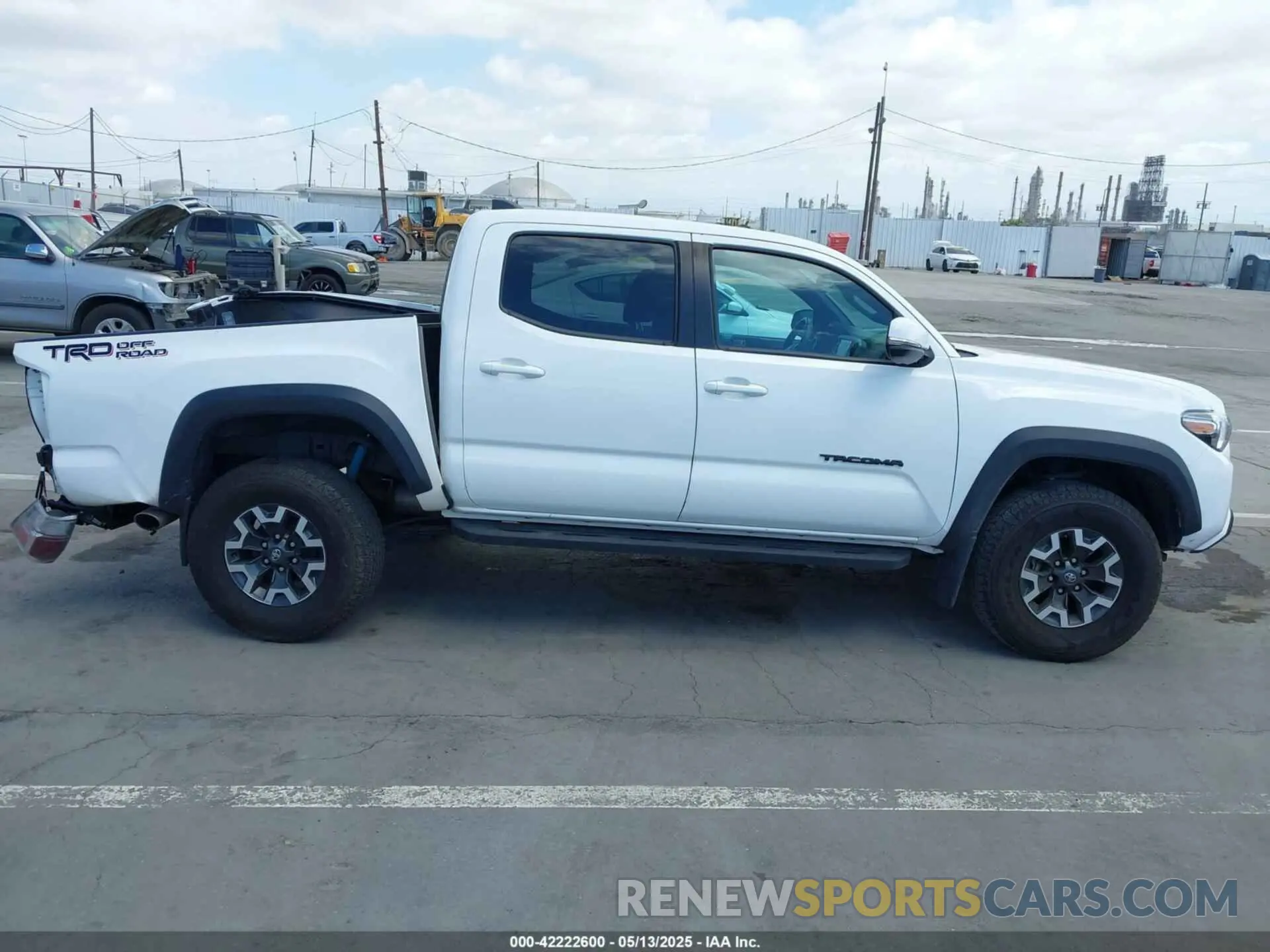 12 fotografías del automóvil dañado 5TFAZ5CN7MX112757 TOYOTA TACOMA 2021