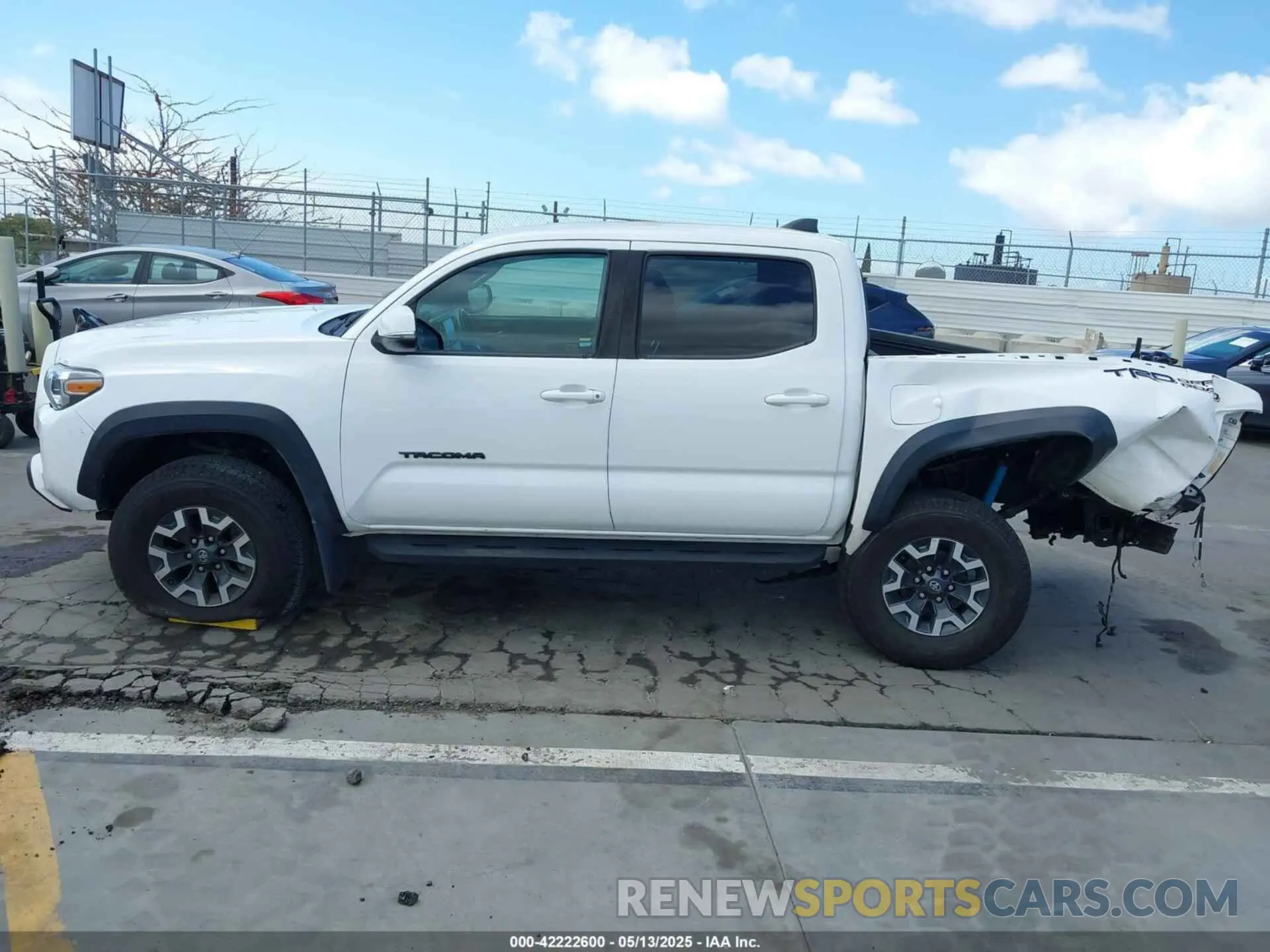 13 fotografías del automóvil dañado 5TFAZ5CN7MX112757 TOYOTA TACOMA 2021