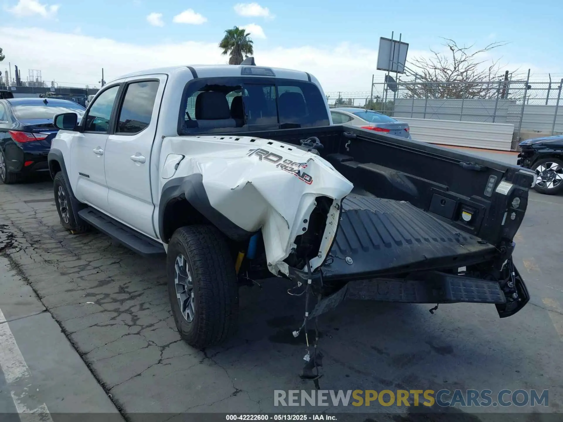 6 fotografías del automóvil dañado 5TFAZ5CN7MX112757 TOYOTA TACOMA 2021