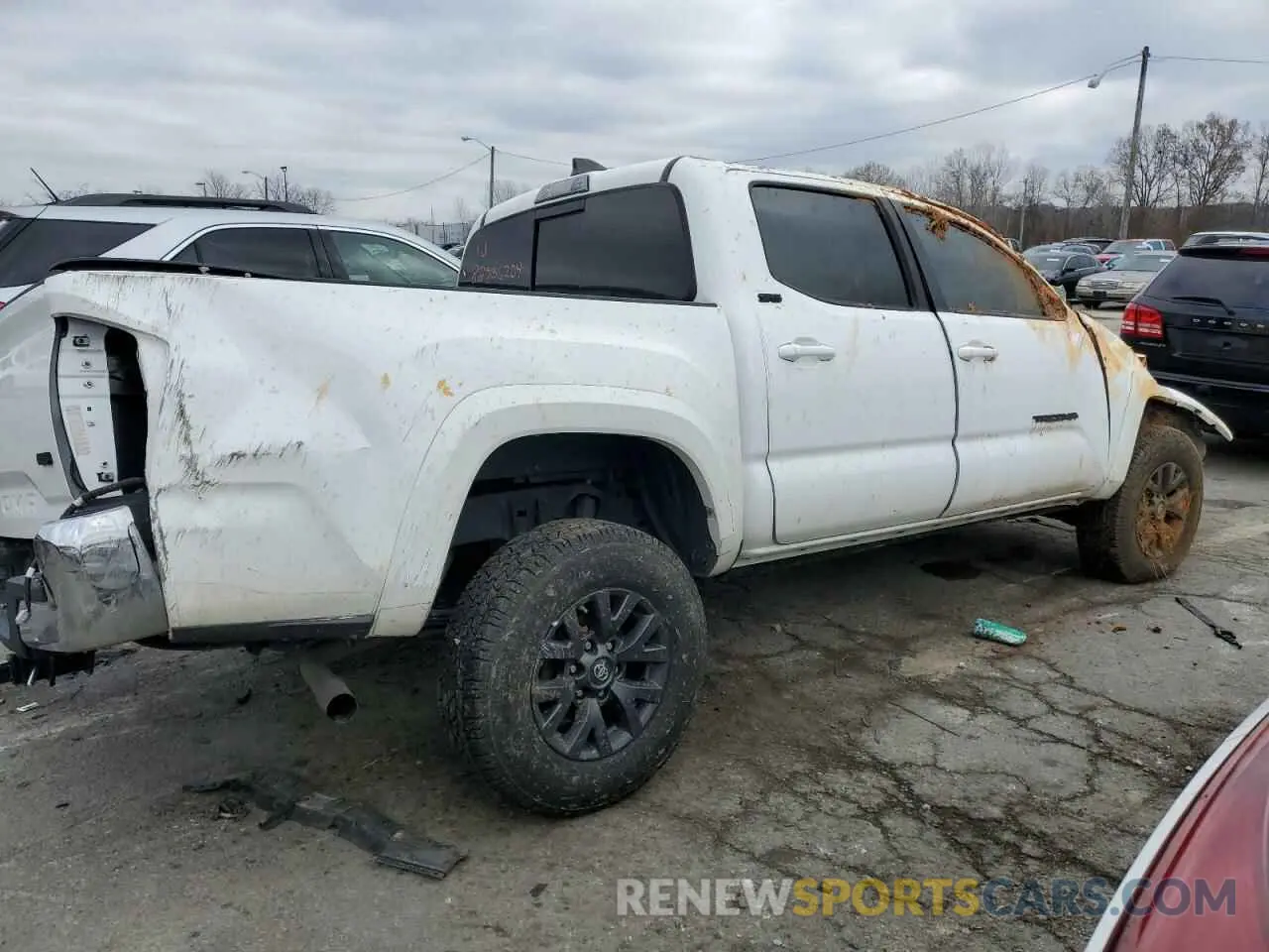 3 fotografías del automóvil dañado 5TFAZ5CN8MX096911 TOYOTA TACOMA 2021