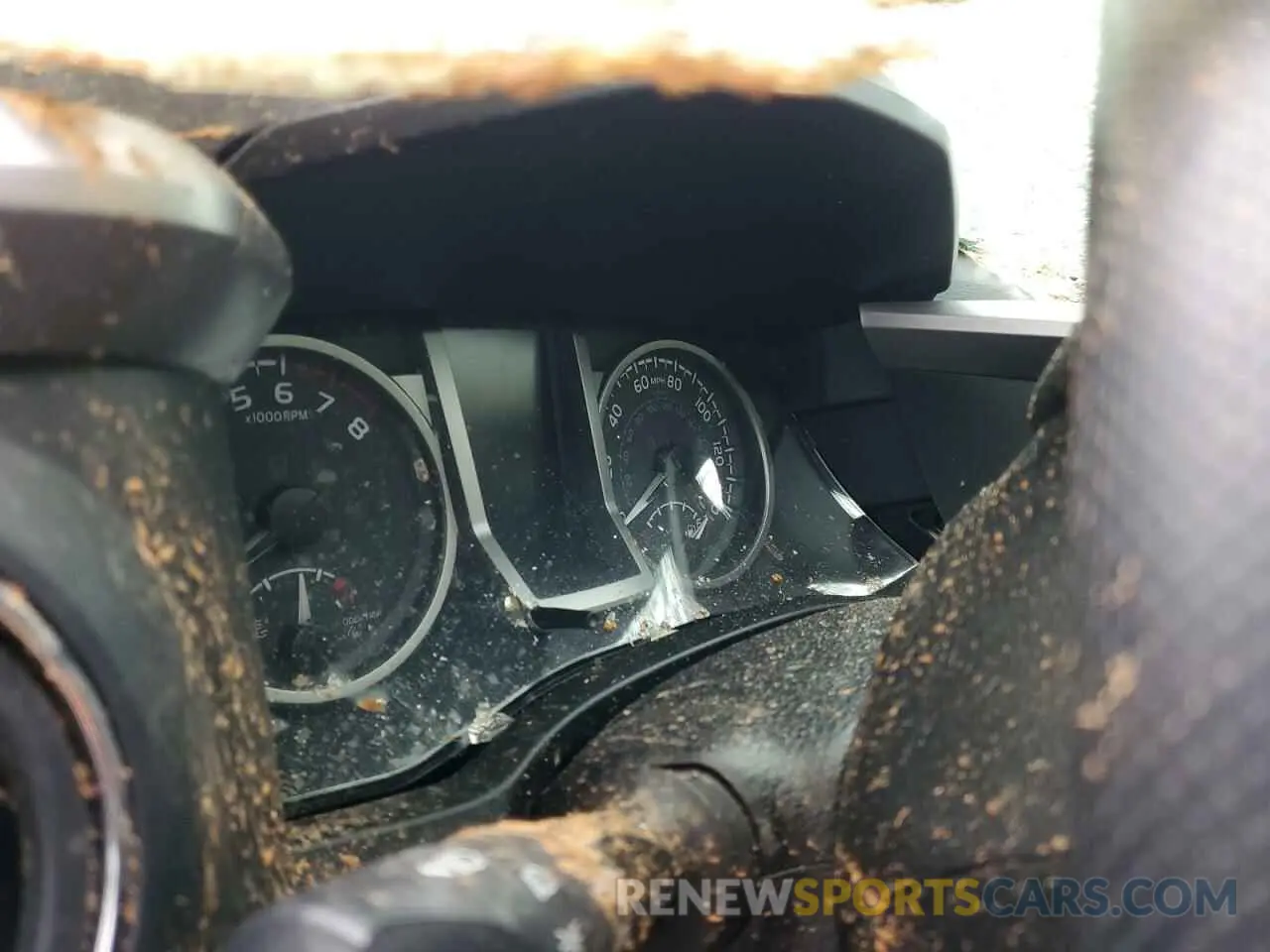 9 fotografías del automóvil dañado 5TFAZ5CN8MX096911 TOYOTA TACOMA 2021