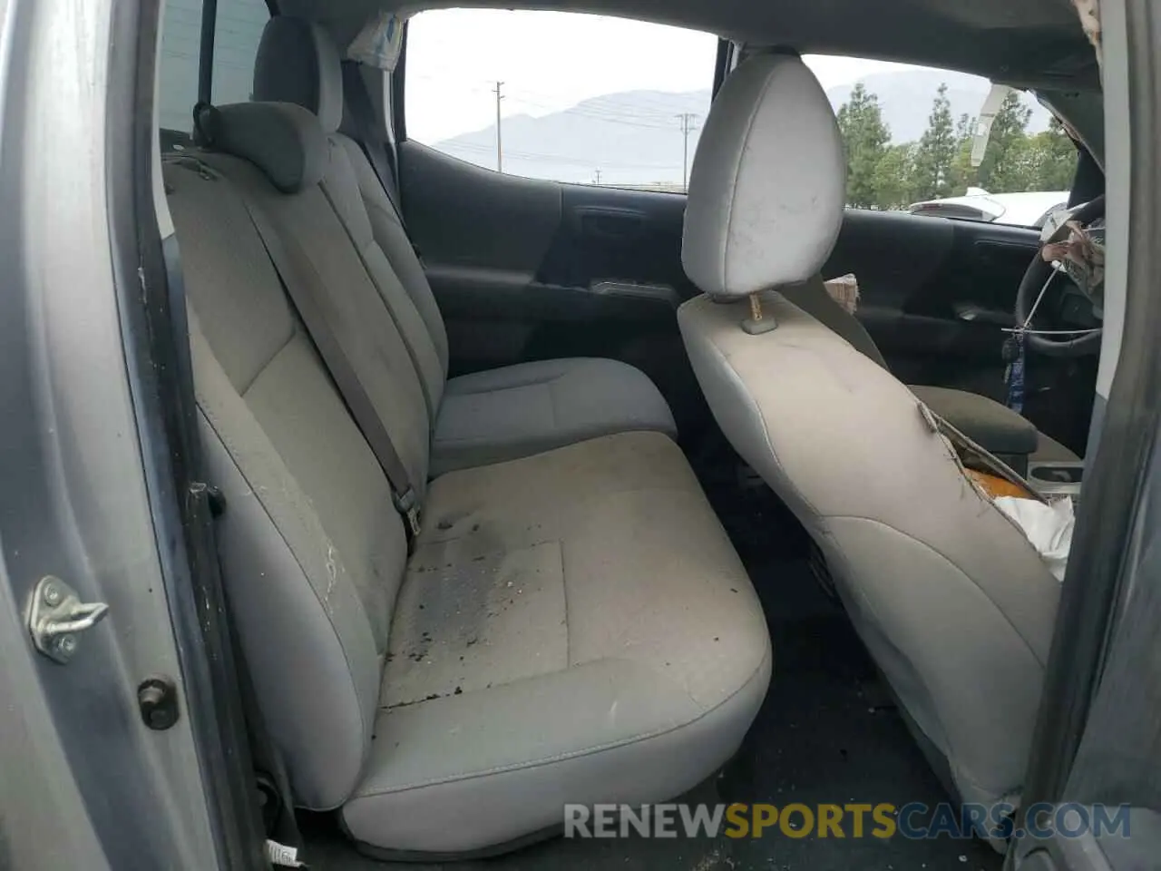 11 fotografías del automóvil dañado 5TFAZ5CN8MX097735 TOYOTA TACOMA 2021