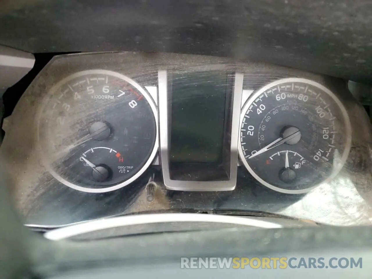 9 fotografías del automóvil dañado 5TFAZ5CN8MX097735 TOYOTA TACOMA 2021