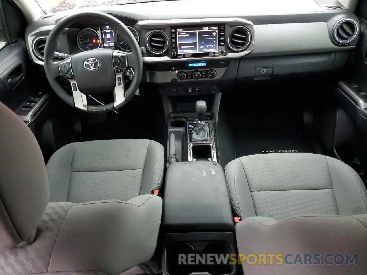 8 fotografías del automóvil dañado 5TFAZ5CN8MX097895 TOYOTA TACOMA 2021