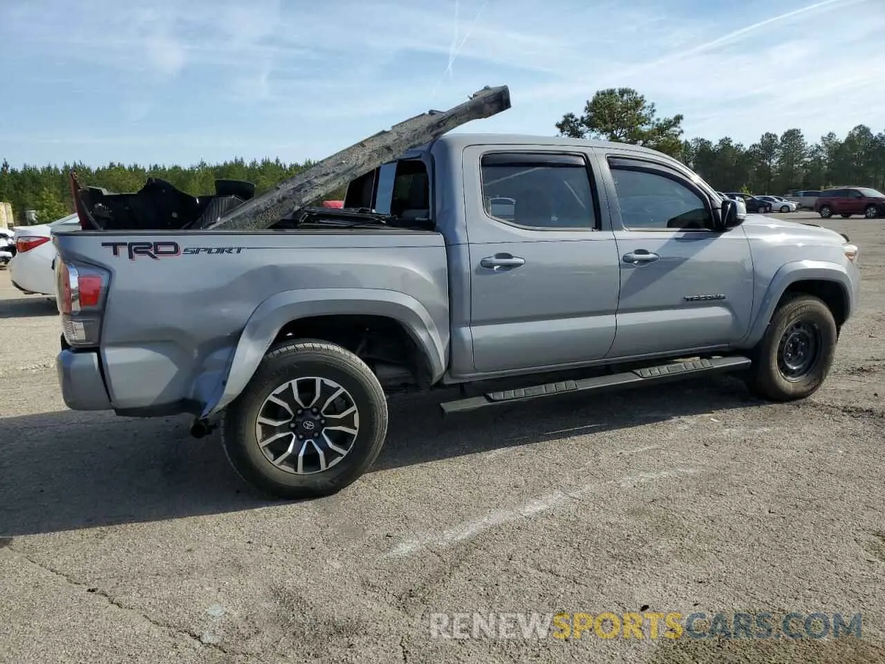 3 fotografías del automóvil dañado 5TFAZ5CN8MX111794 TOYOTA TACOMA 2021