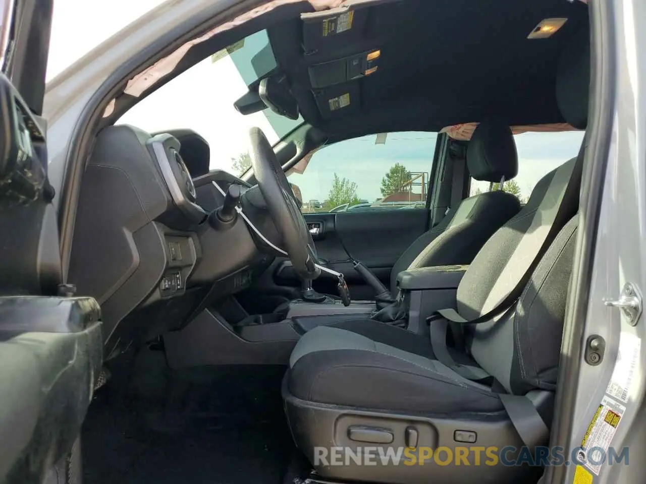 7 fotografías del automóvil dañado 5TFAZ5CN8MX111794 TOYOTA TACOMA 2021