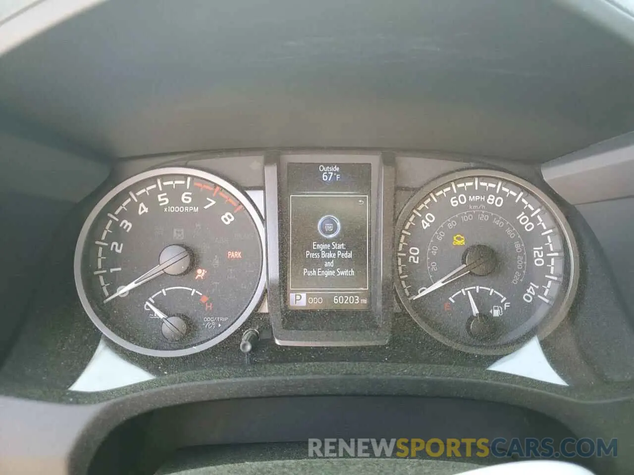 9 fotografías del automóvil dañado 5TFAZ5CN8MX111794 TOYOTA TACOMA 2021