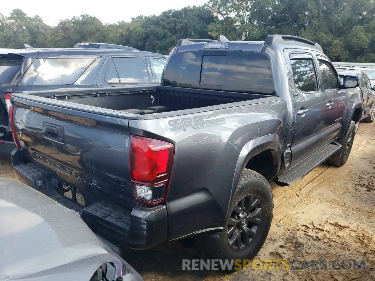 3 fotografías del automóvil dañado 5TFAZ5CN9MX104031 TOYOTA TACOMA 2021