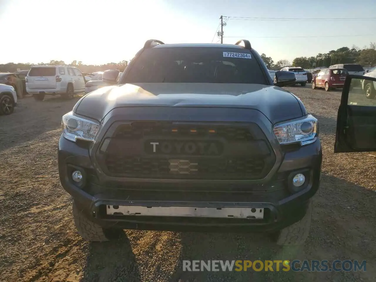 5 fotografías del automóvil dañado 5TFAZ5CN9MX104031 TOYOTA TACOMA 2021