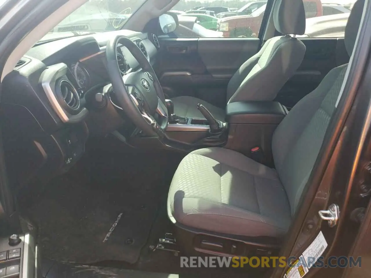 7 fotografías del automóvil dañado 5TFAZ5CN9MX104031 TOYOTA TACOMA 2021