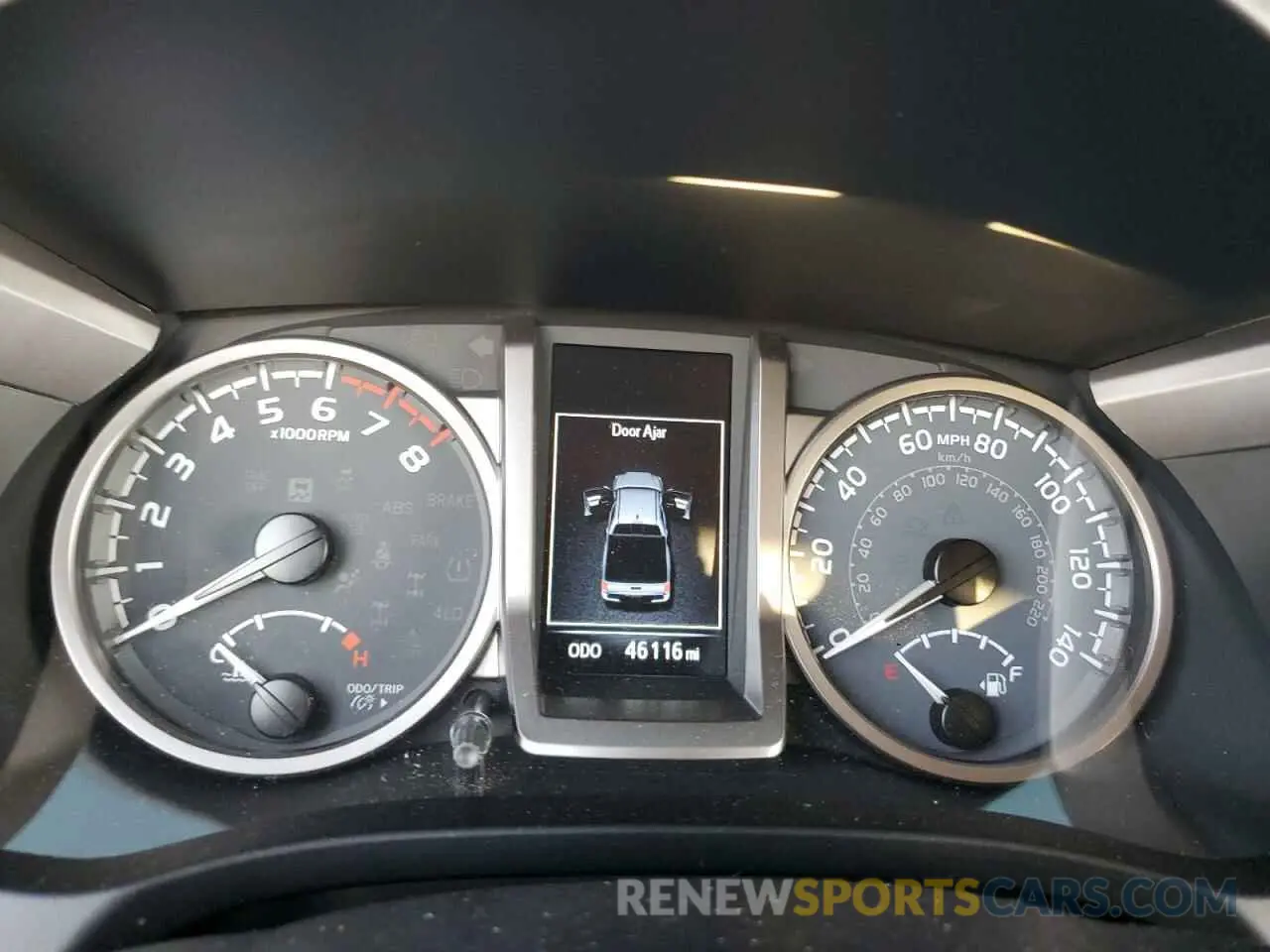 9 fotografías del automóvil dañado 5TFAZ5CN9MX104031 TOYOTA TACOMA 2021