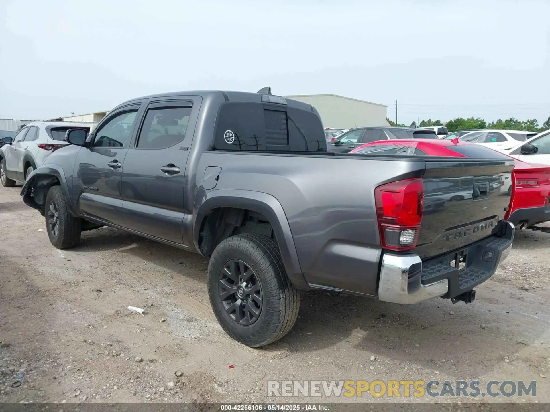 3 fotografías del automóvil dañado 5TFAZ5CN9MX105504 TOYOTA TACOMA 2021