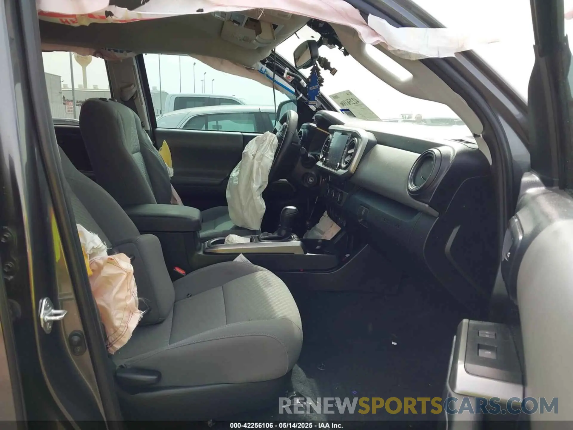 5 fotografías del automóvil dañado 5TFAZ5CN9MX105504 TOYOTA TACOMA 2021