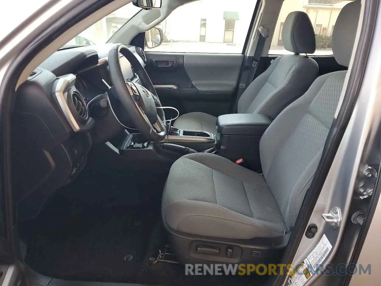 7 fotografías del automóvil dañado 5TFAZ5CN9MX107916 TOYOTA TACOMA 2021
