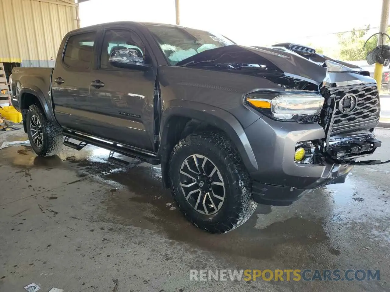 4 fotografías del automóvil dañado 5TFAZ5CN9MX110699 TOYOTA TACOMA 2021