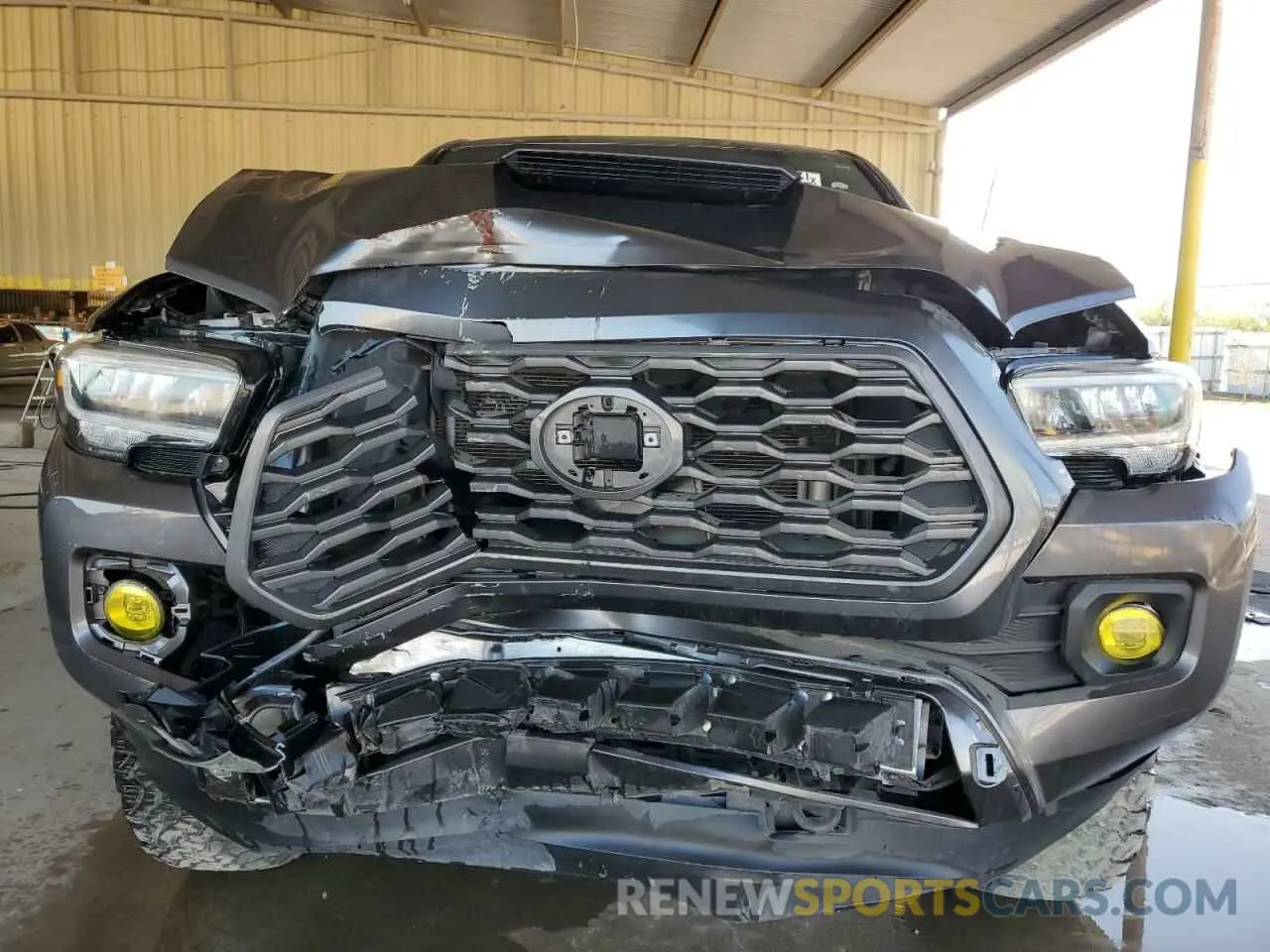 5 fotografías del automóvil dañado 5TFAZ5CN9MX110699 TOYOTA TACOMA 2021