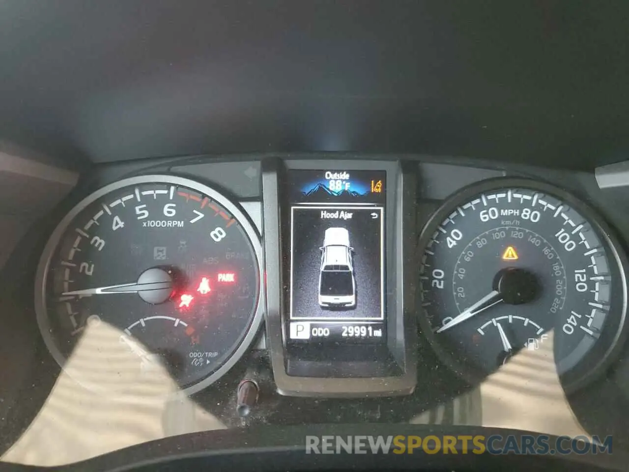 9 fotografías del automóvil dañado 5TFAZ5CN9MX110699 TOYOTA TACOMA 2021