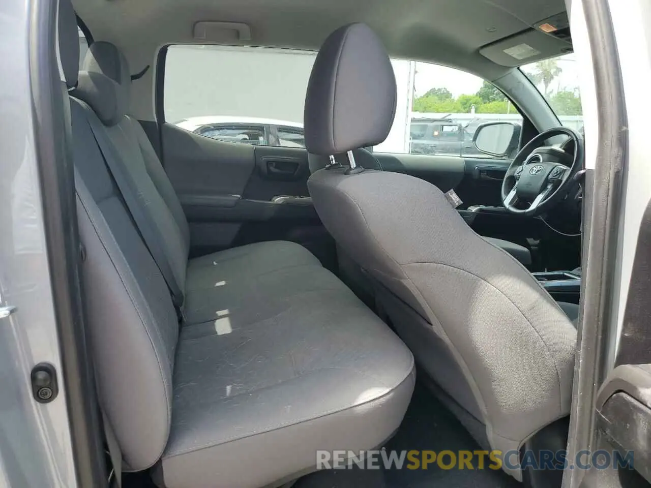 10 fotografías del automóvil dañado 5TFAZ5CNXMX102031 TOYOTA TACOMA 2021