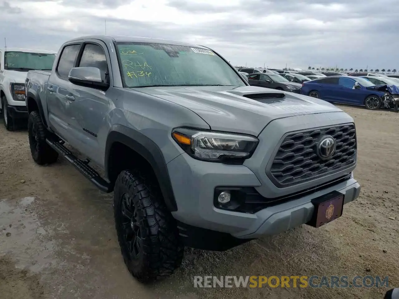 4 fotografías del automóvil dañado 5TFAZ5CNXMX108492 TOYOTA TACOMA 2021