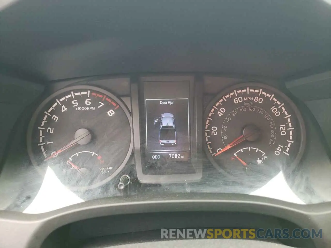 8 fotografías del automóvil dañado 5TFCZ5AN0MX254928 TOYOTA TACOMA 2021