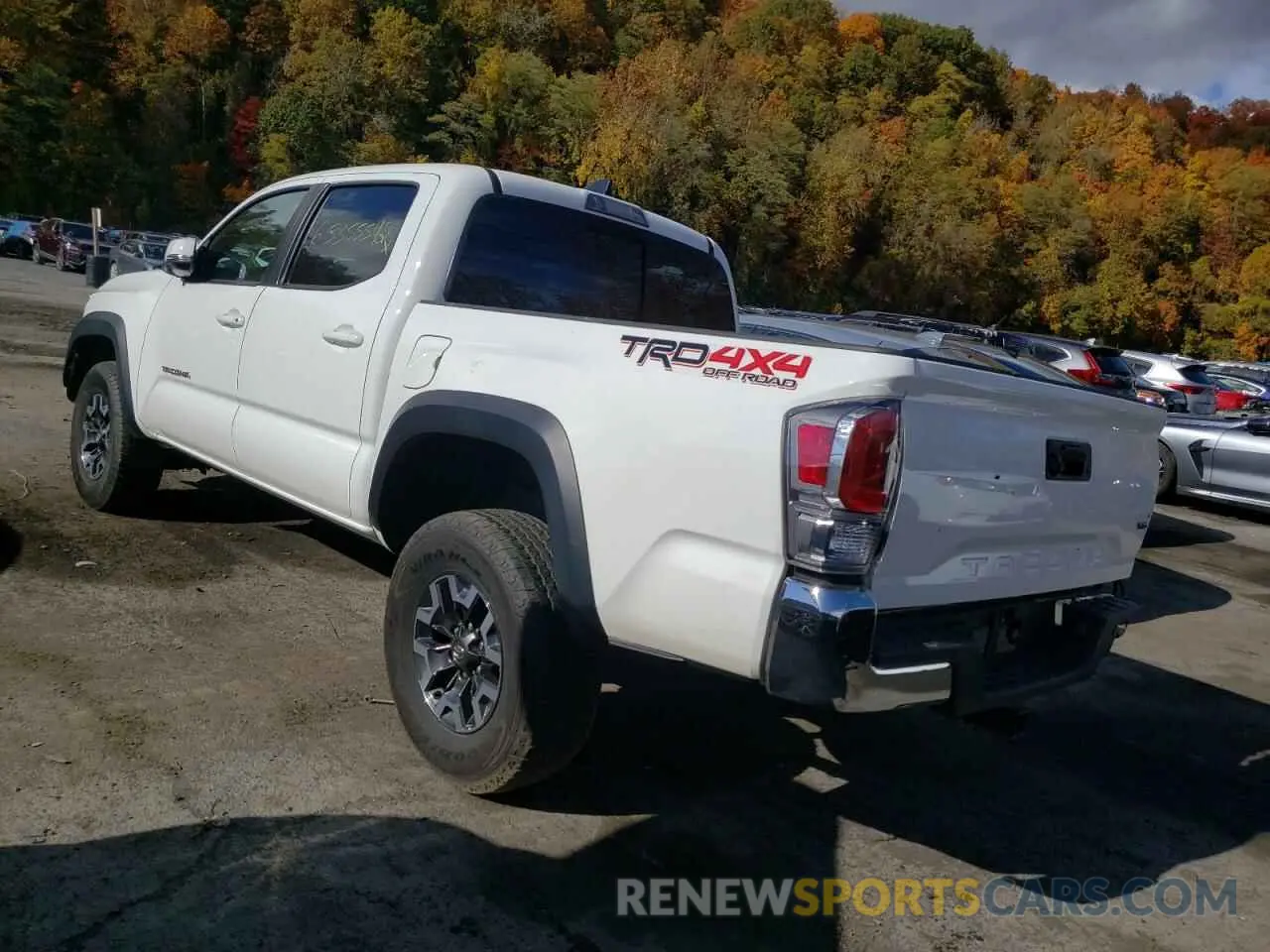3 fotografías del automóvil dañado 5TFCZ5AN0MX274662 TOYOTA TACOMA 2021