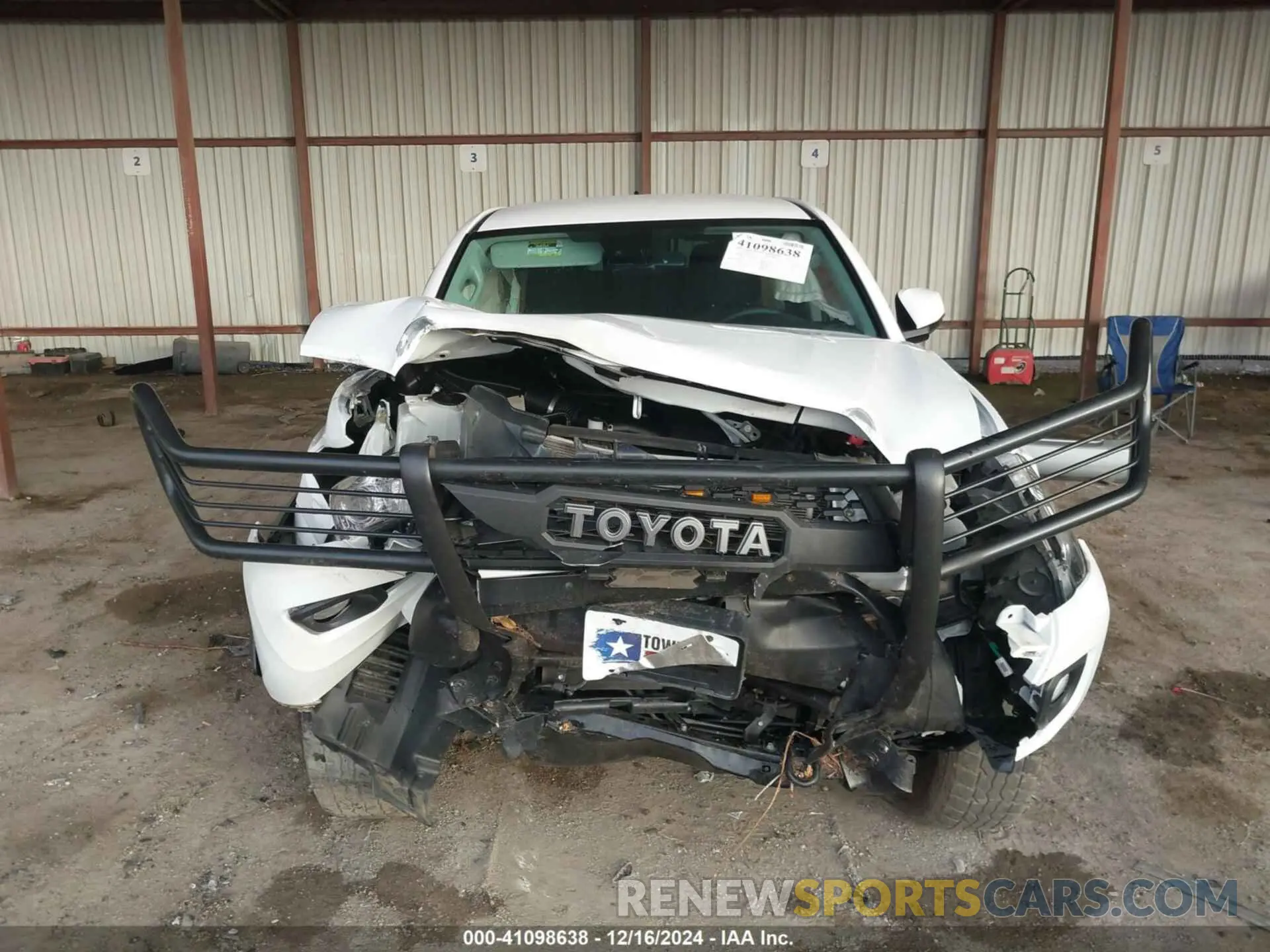 11 fotografías del automóvil dañado 5TFCZ5AN1MX247552 TOYOTA TACOMA 2021