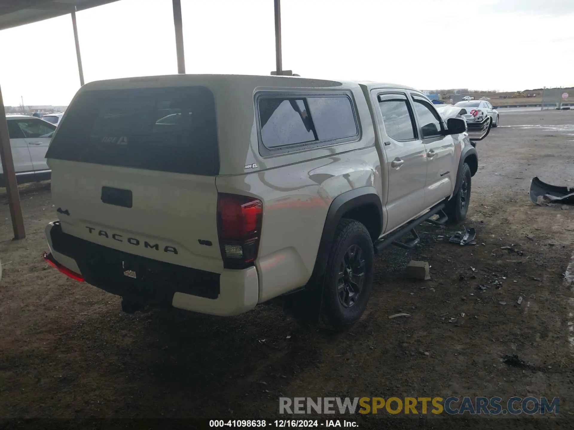 4 fotografías del automóvil dañado 5TFCZ5AN1MX247552 TOYOTA TACOMA 2021