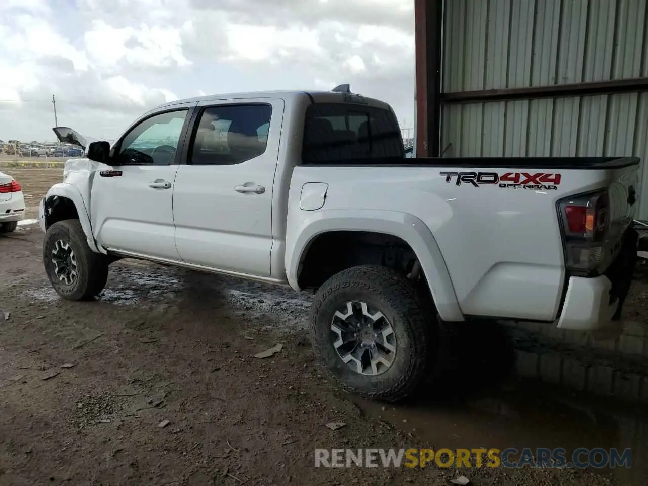 2 fotografías del automóvil dañado 5TFCZ5AN1MX265954 TOYOTA TACOMA 2021