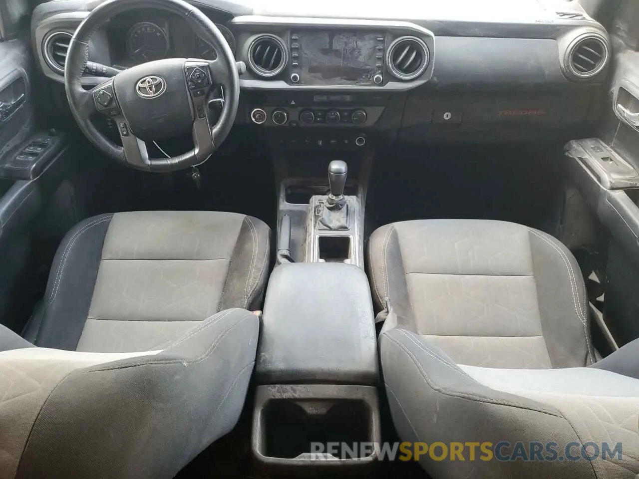 8 fotografías del automóvil dañado 5TFCZ5AN1MX265954 TOYOTA TACOMA 2021