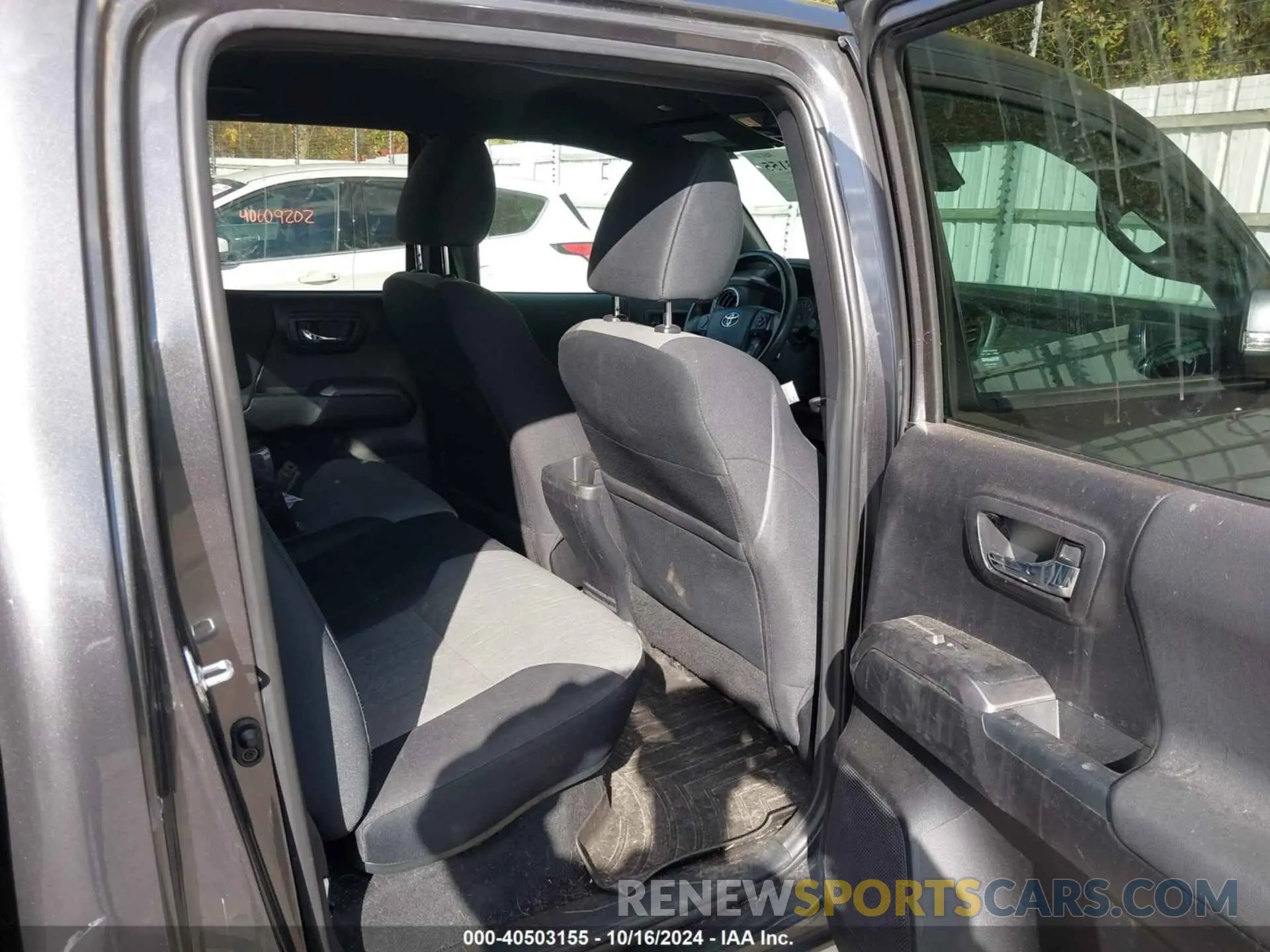 8 fotografías del automóvil dañado 5TFCZ5AN1MX269390 TOYOTA TACOMA 2021
