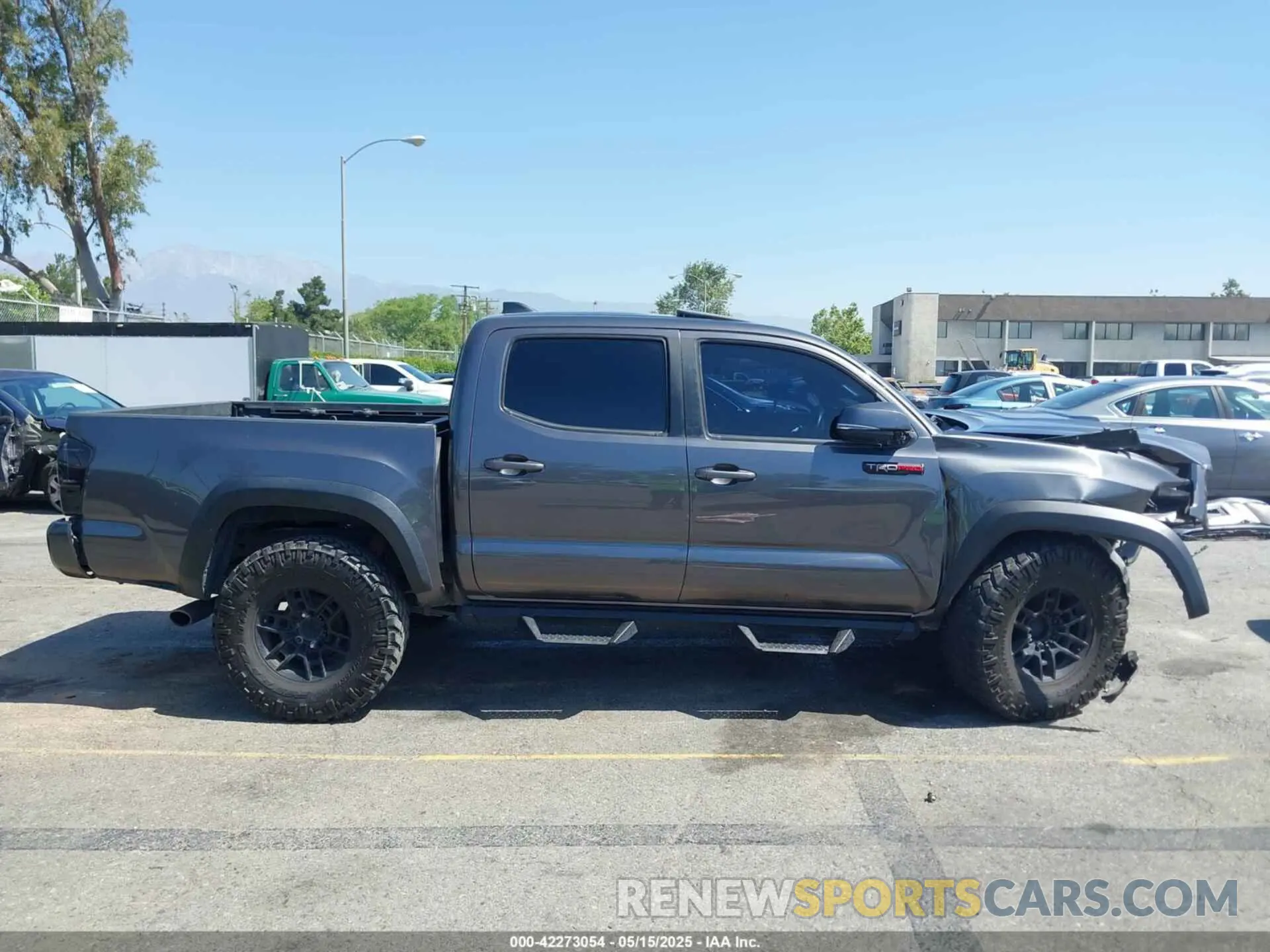 13 fotografías del automóvil dañado 5TFCZ5AN1MX274315 TOYOTA TACOMA 2021