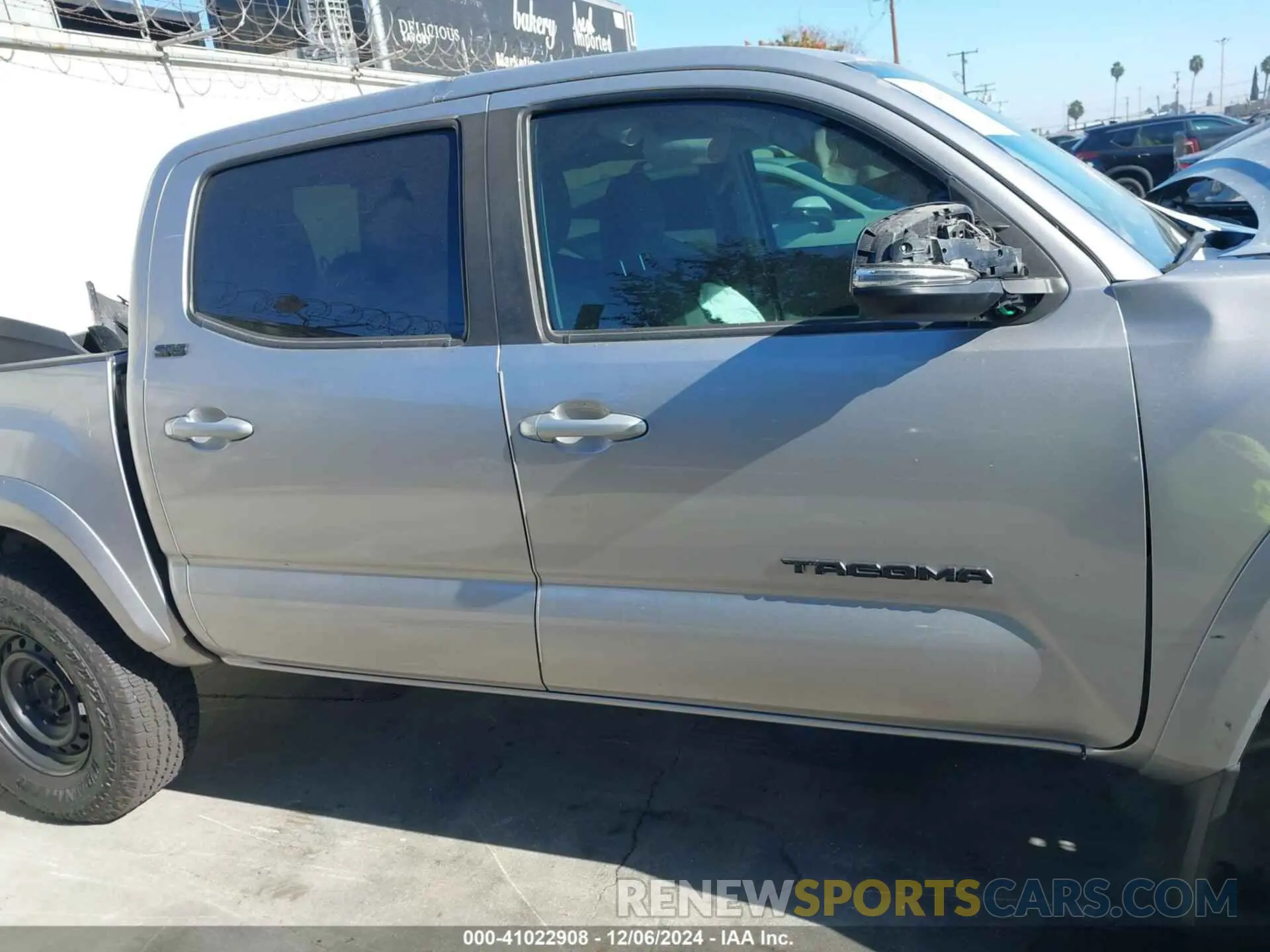 13 fotografías del automóvil dañado 5TFCZ5AN1MX282401 TOYOTA TACOMA 2021