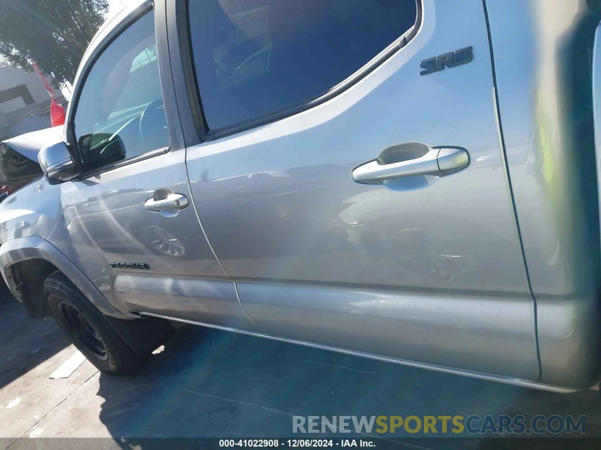 14 fotografías del automóvil dañado 5TFCZ5AN1MX282401 TOYOTA TACOMA 2021