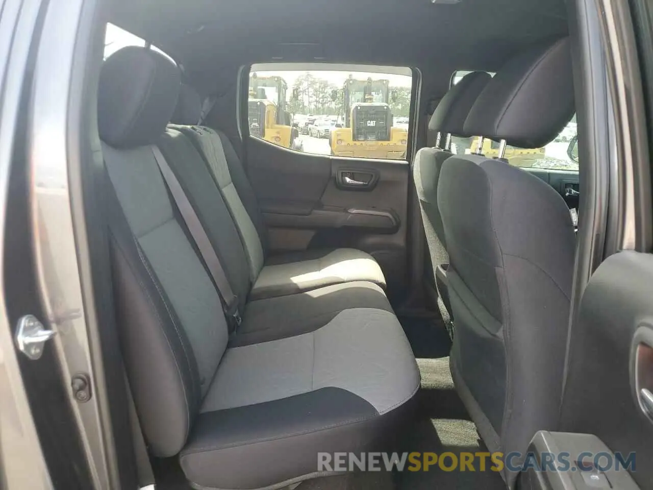 10 fotografías del automóvil dañado 5TFCZ5AN2MX255160 TOYOTA TACOMA 2021