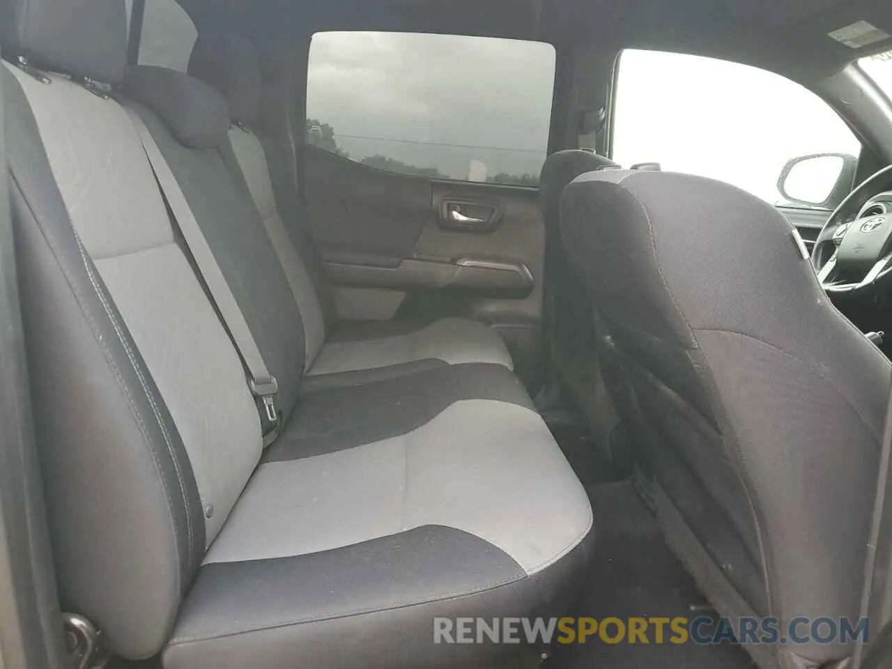 10 fotografías del automóvil dañado 5TFCZ5AN2MX268975 TOYOTA TACOMA 2021