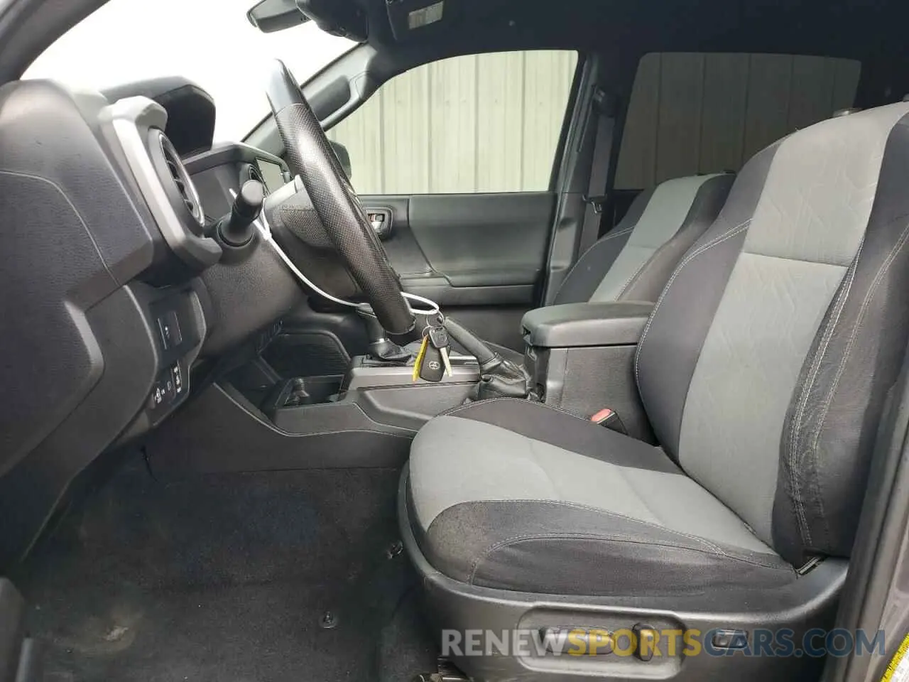 7 fotografías del automóvil dañado 5TFCZ5AN2MX268975 TOYOTA TACOMA 2021