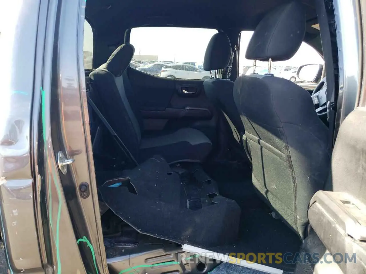 10 fotografías del automóvil dañado 5TFCZ5AN3MX250260 TOYOTA TACOMA 2021