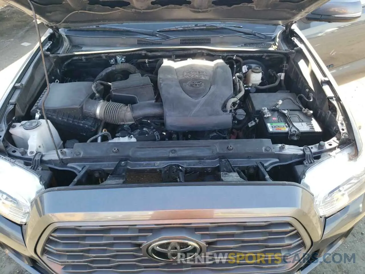 11 fotografías del automóvil dañado 5TFCZ5AN3MX250260 TOYOTA TACOMA 2021
