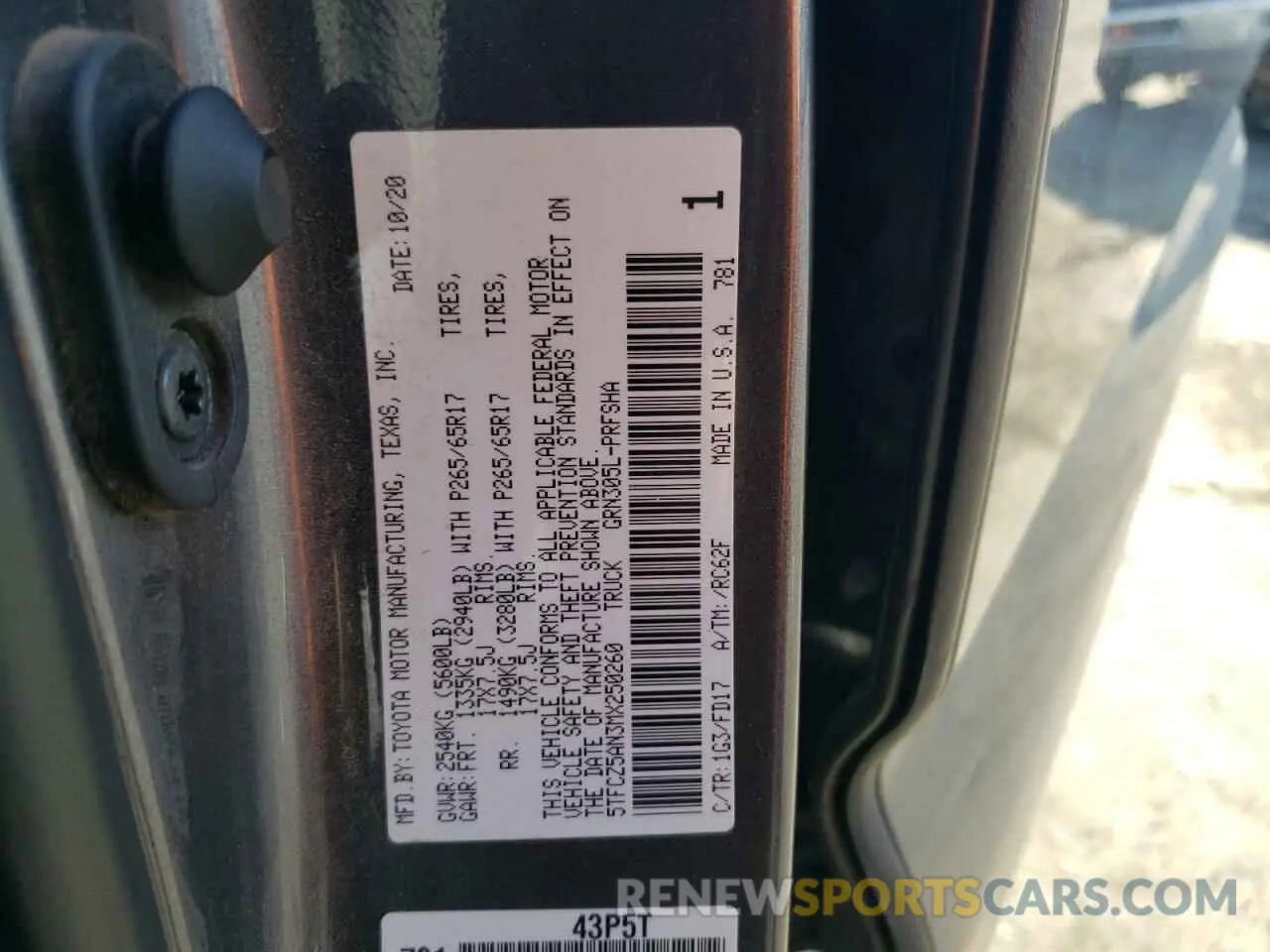 13 fotografías del automóvil dañado 5TFCZ5AN3MX250260 TOYOTA TACOMA 2021