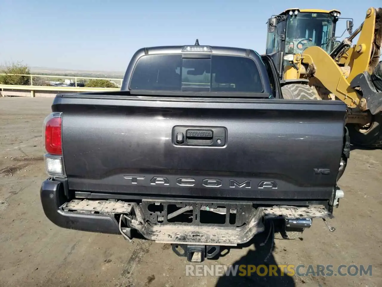 6 fotografías del automóvil dañado 5TFCZ5AN3MX250260 TOYOTA TACOMA 2021