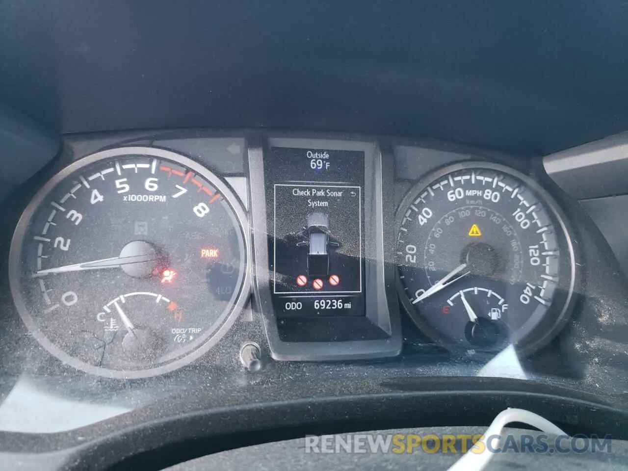 9 fotografías del automóvil dañado 5TFCZ5AN3MX250260 TOYOTA TACOMA 2021