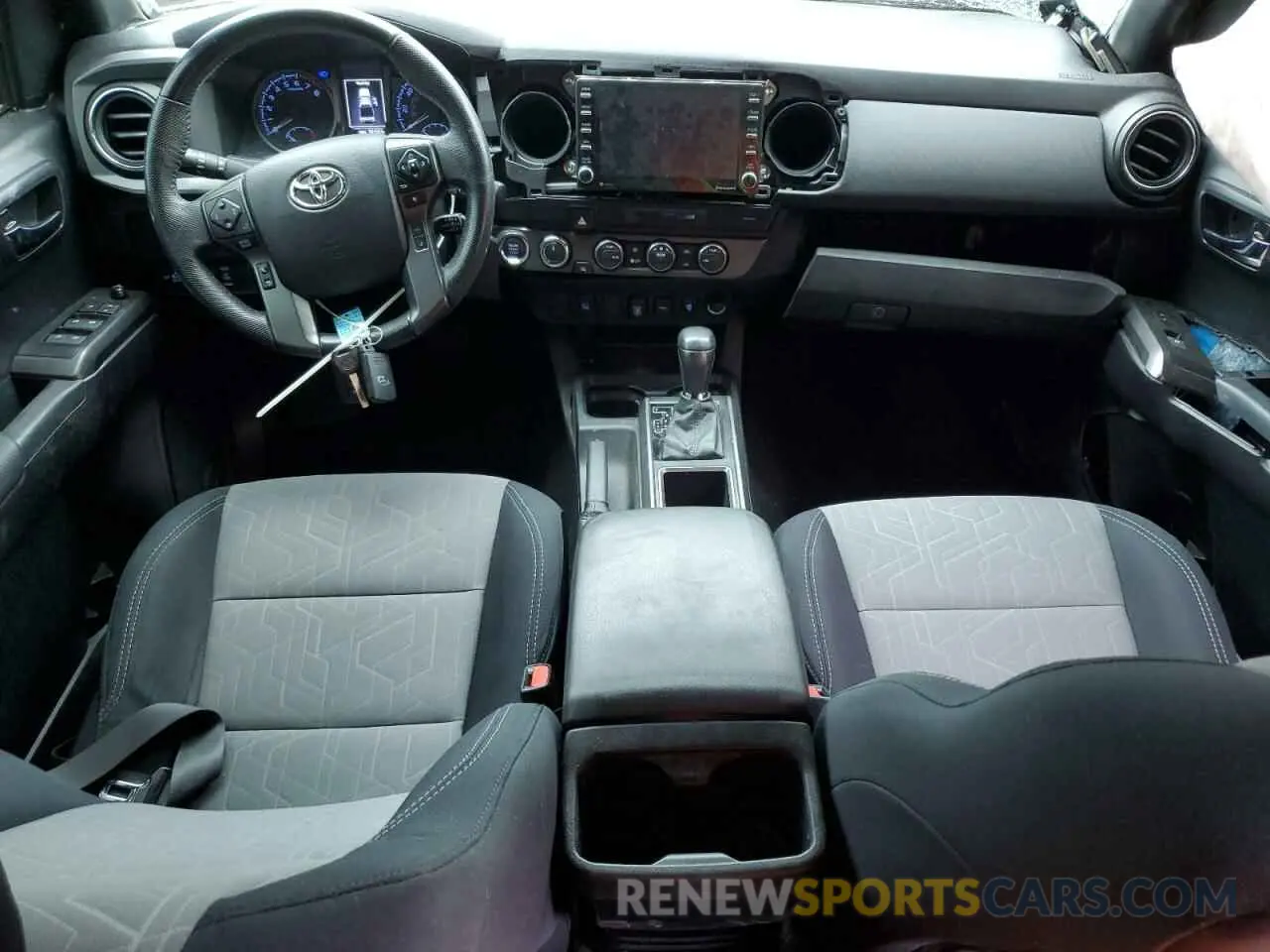 8 fotografías del automóvil dañado 5TFCZ5AN3MX260707 TOYOTA TACOMA 2021