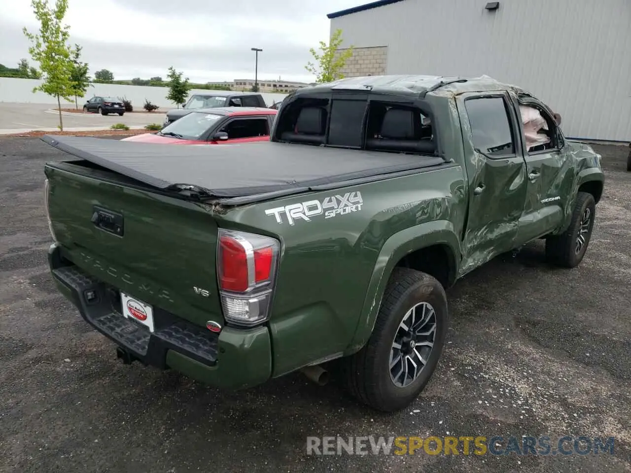 4 fotografías del automóvil dañado 5TFCZ5AN3MX262585 TOYOTA TACOMA 2021