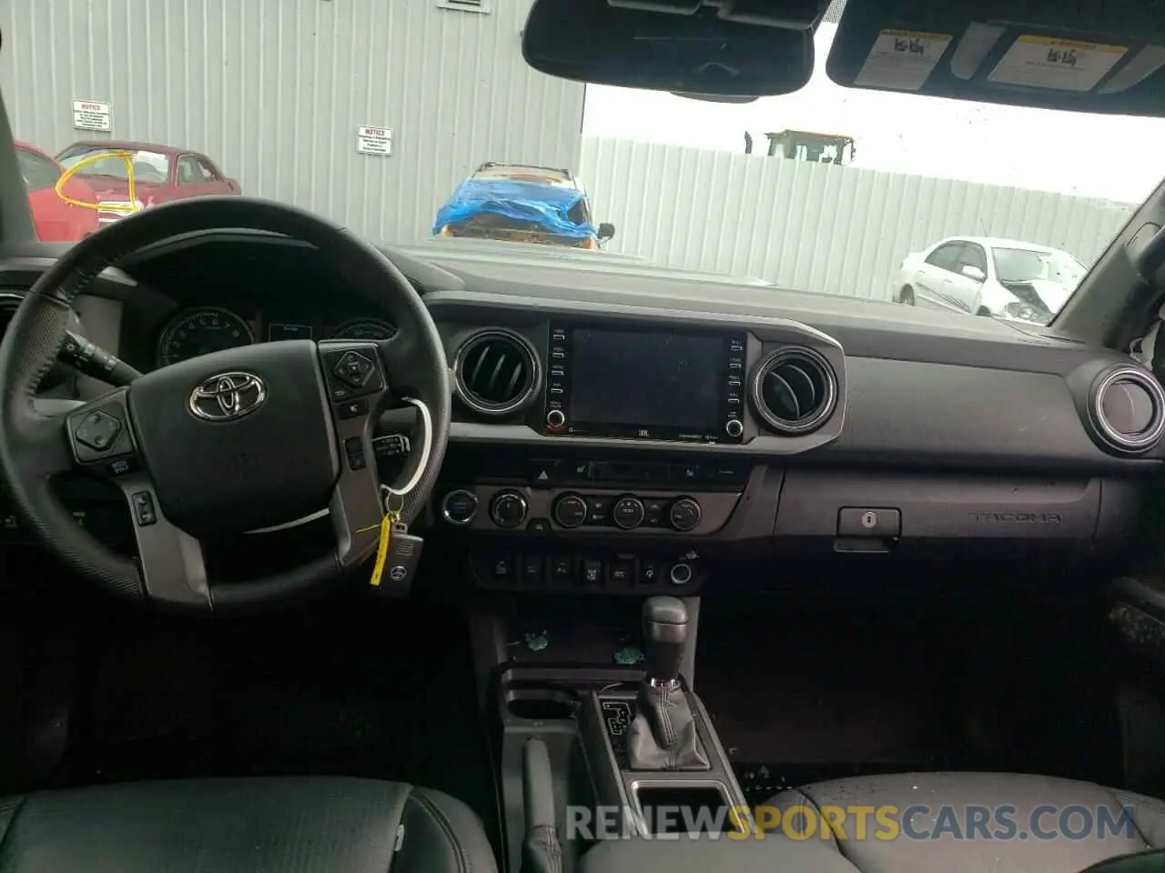 9 fotografías del automóvil dañado 5TFCZ5AN3MX262585 TOYOTA TACOMA 2021