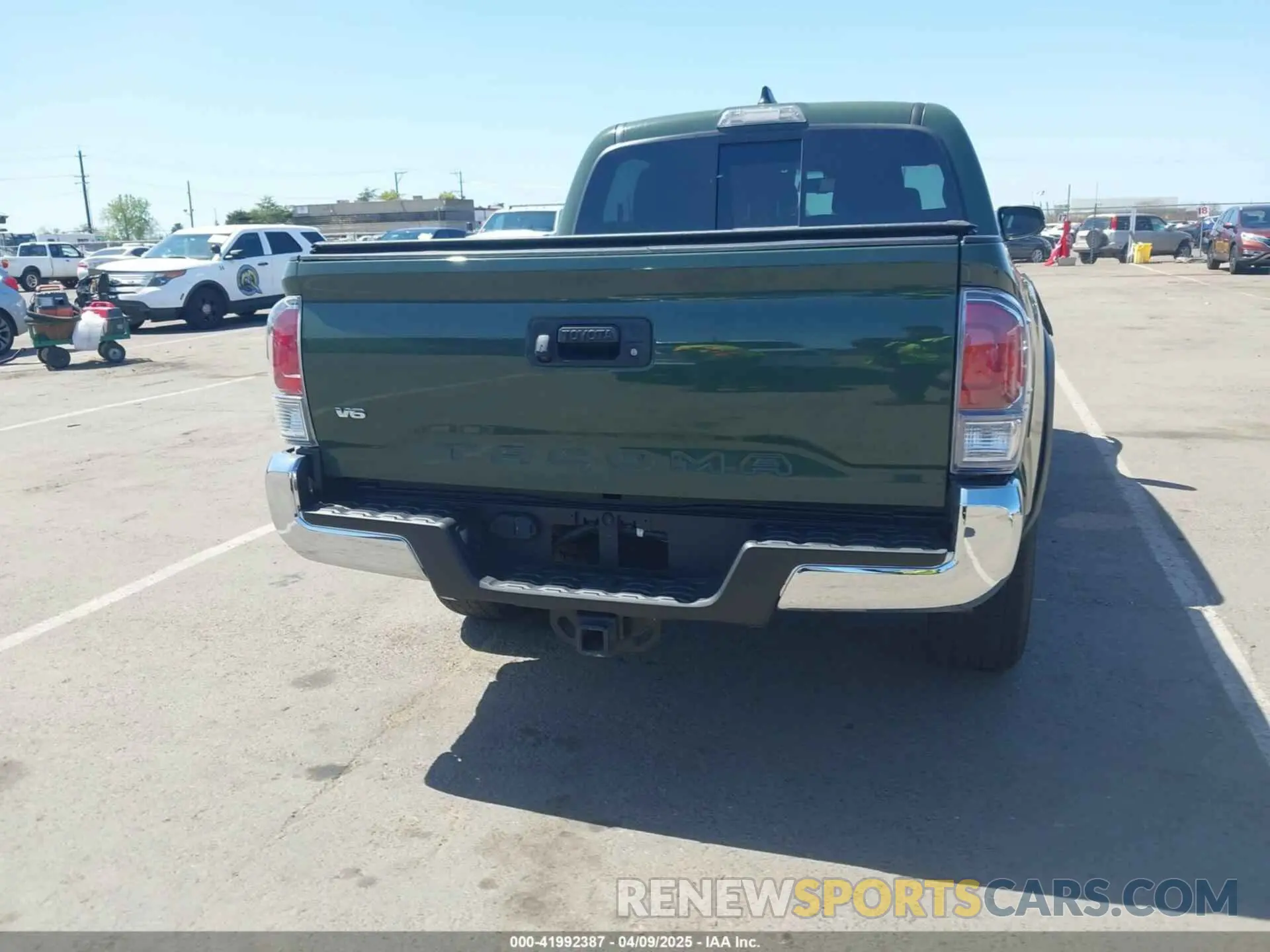 16 fotografías del automóvil dañado 5TFCZ5AN3MX270573 TOYOTA TACOMA 2021