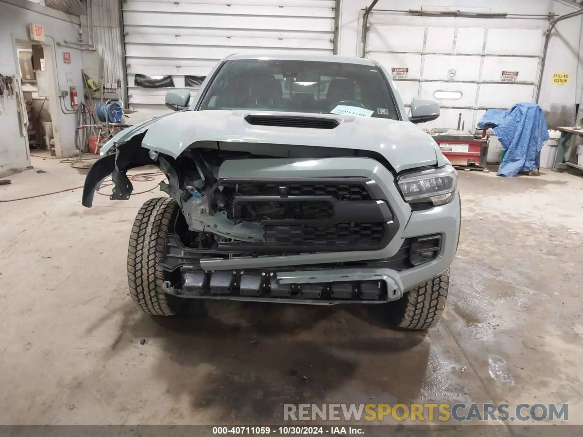 12 fotografías del automóvil dañado 5TFCZ5AN4MX256102 TOYOTA TACOMA 2021