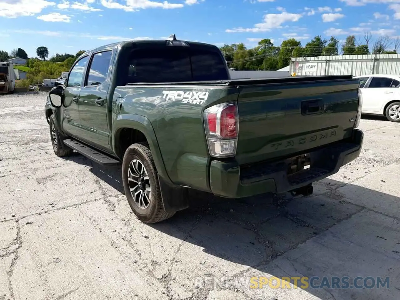 3 fotografías del automóvil dañado 5TFCZ5AN4MX262014 TOYOTA TACOMA 2021