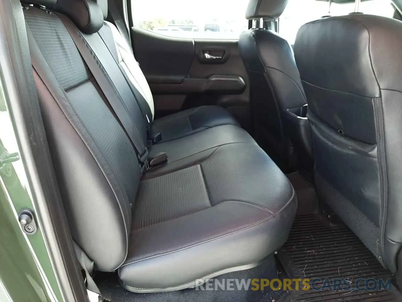 6 fotografías del automóvil dañado 5TFCZ5AN4MX262014 TOYOTA TACOMA 2021