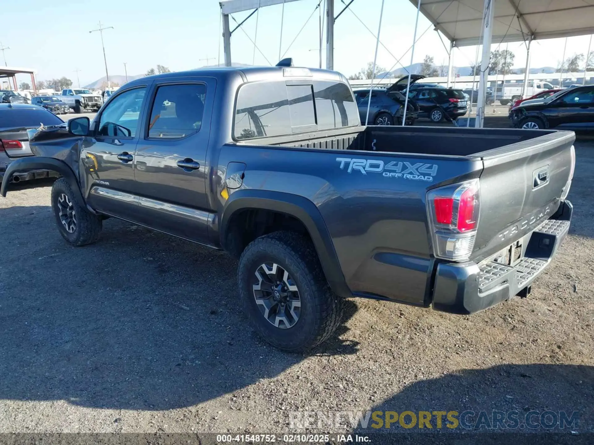 3 fotografías del automóvil dañado 5TFCZ5AN5MX258747 TOYOTA TACOMA 2021