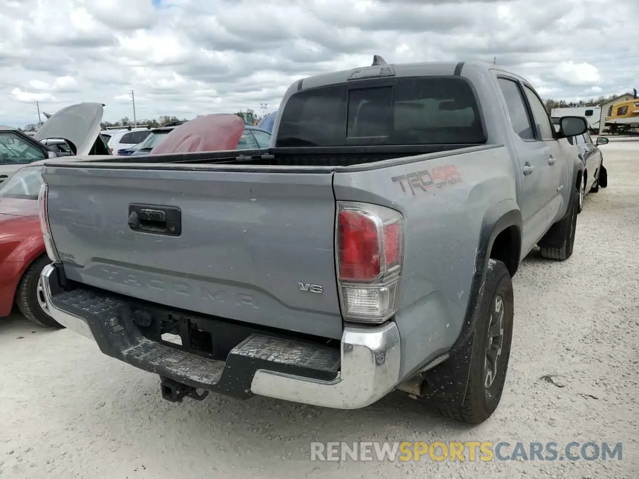 4 fotografías del automóvil dañado 5TFCZ5AN6MX255923 TOYOTA TACOMA 2021